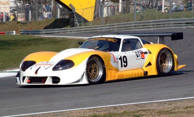 LM600 at Brands - Easter 2002