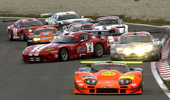 Vipers make contact behind the LM600 of Euser/Knook.