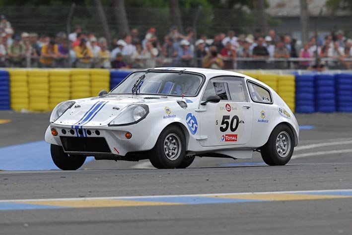 White Mini Marcos in the Dunlop Chicane at Le Mans Classic 2008 Photo 