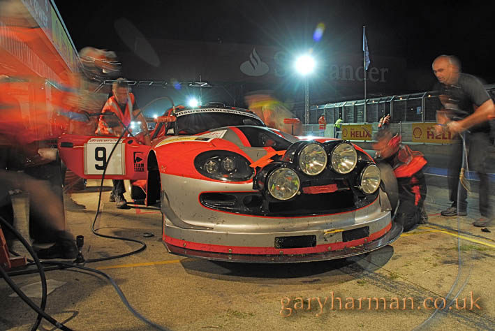 Familiar Team Tiger Mantis hit problems early on after leading at 1 hour mark